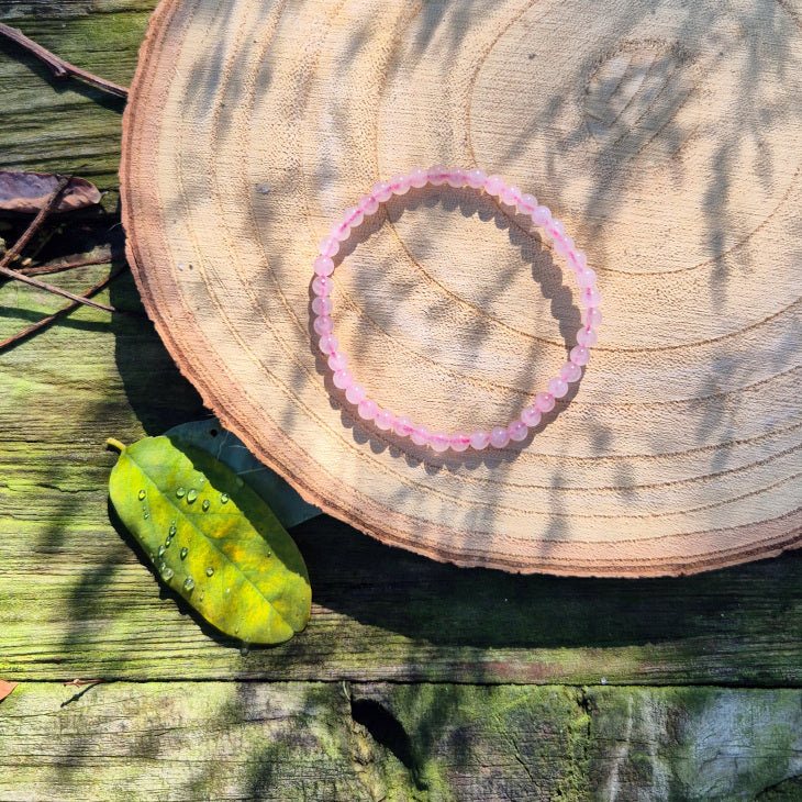 Bracelet en perles de 4 mm en quartz rose naturel du Brésil, pierre d’amour, de tendresse et d’apaisement émotionnel.