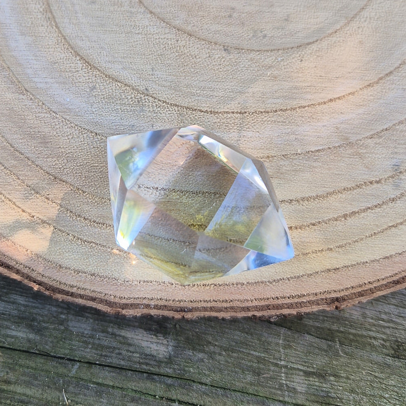 Pointe double en Cristal de Roche naturelle de Madagascar, environ 5 cm, pierre éthique d’harmonie et de clarté énergétique.