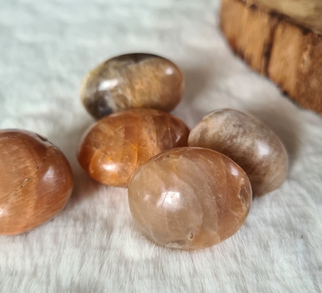 boutique de mineraux pierre de lune roulée