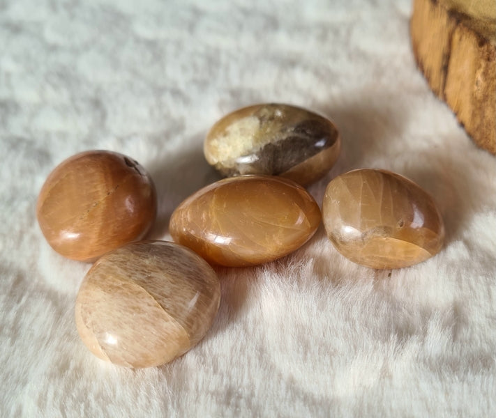 boutique de mineraux pierre de lune roulée