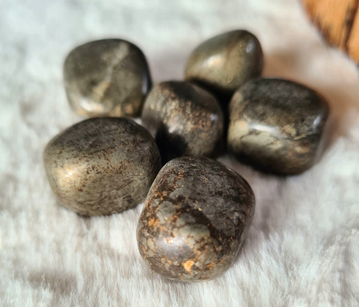 pierre roulée pyrite