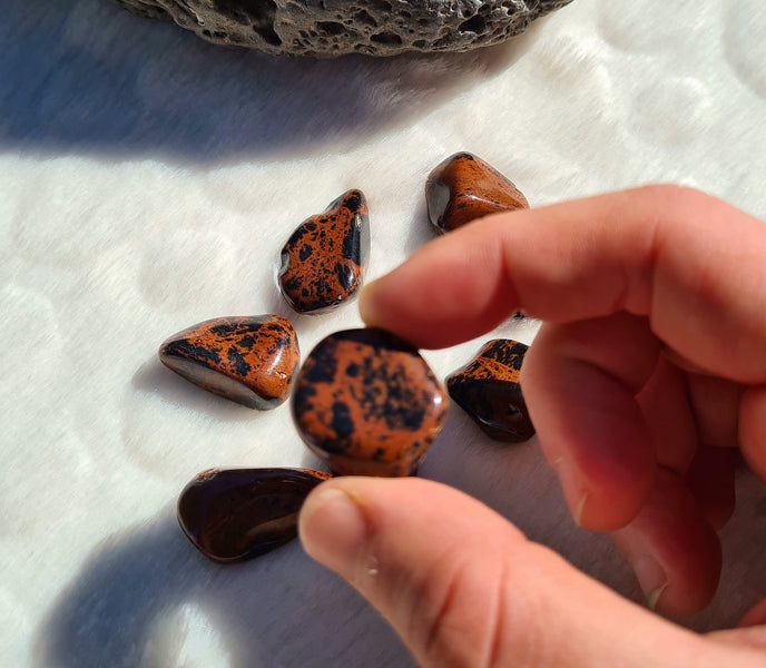 lithothérapie pierre roulée obsidienne acajou