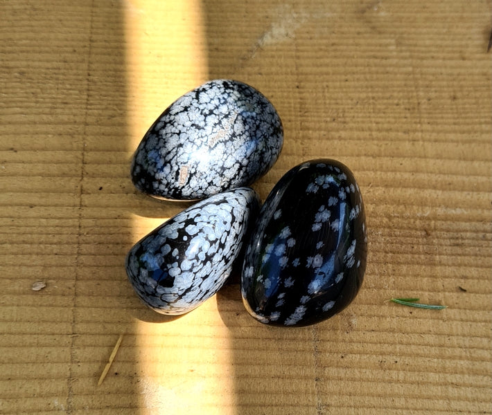 pierre roulée obsidienne mouchetée