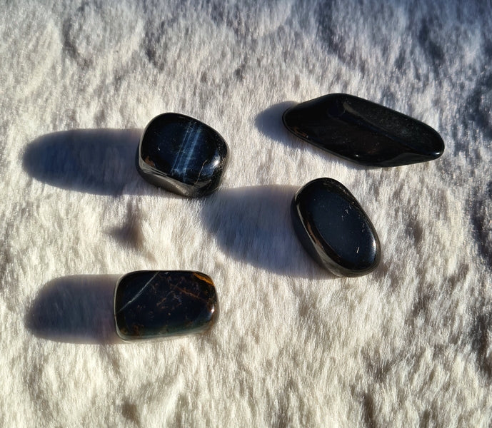 pierre roulée oeil de faucon