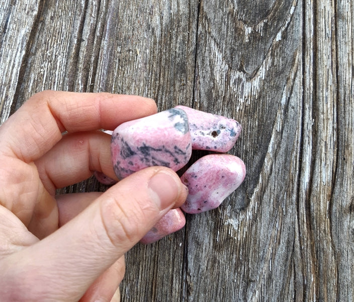 pierre roulée rhodochrosite