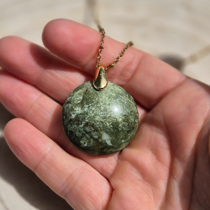 Collier Rond en Chrysoprase de Madagascar
