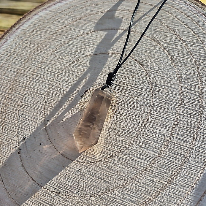 Collier Double Pointe en Quartz Fumé sur Cordon