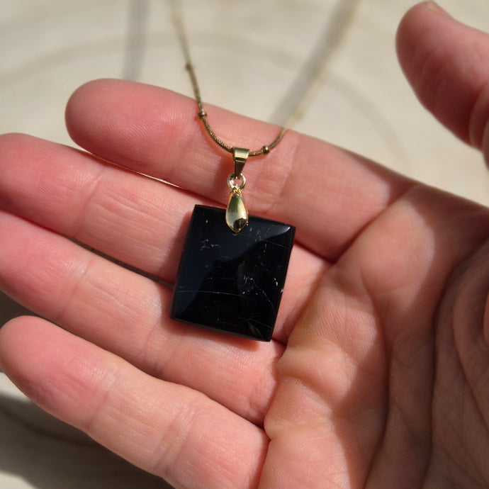 Collier Carré en Tourmaline Noire de Madagascar