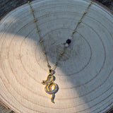 Freya - Collier Spinelle Noir et Quartz Rose Pendentif Serpent