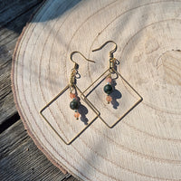 Amaterasu - Boucle d'Oreille Rectangle Pierre de Soleil et Agate Mousse