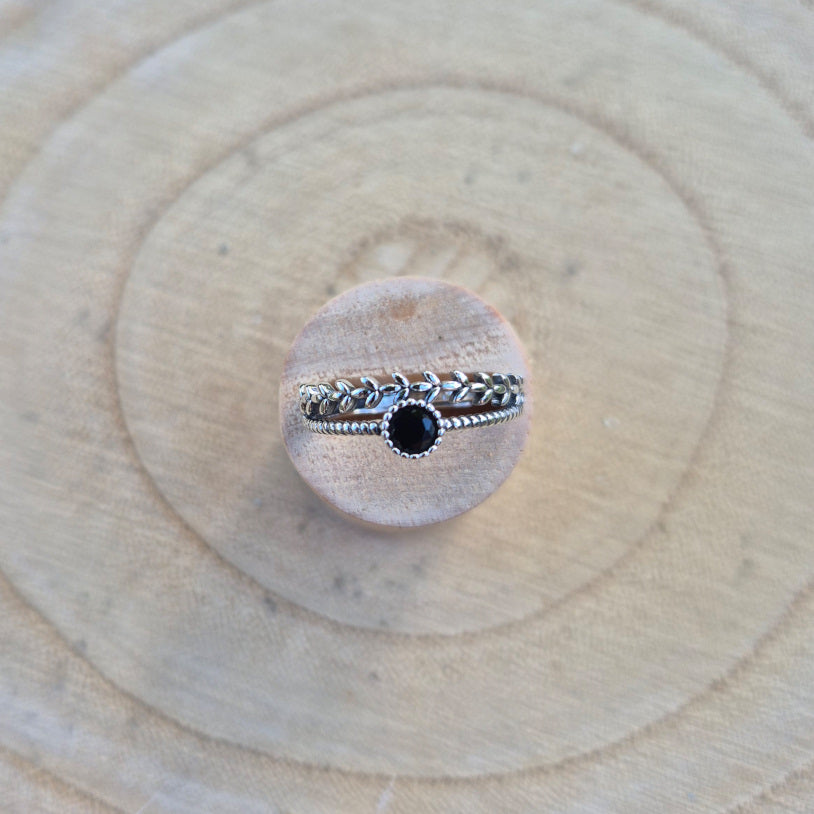 Bague réglable en argent 925 au design vintage, bijou raffiné et rétro chic.