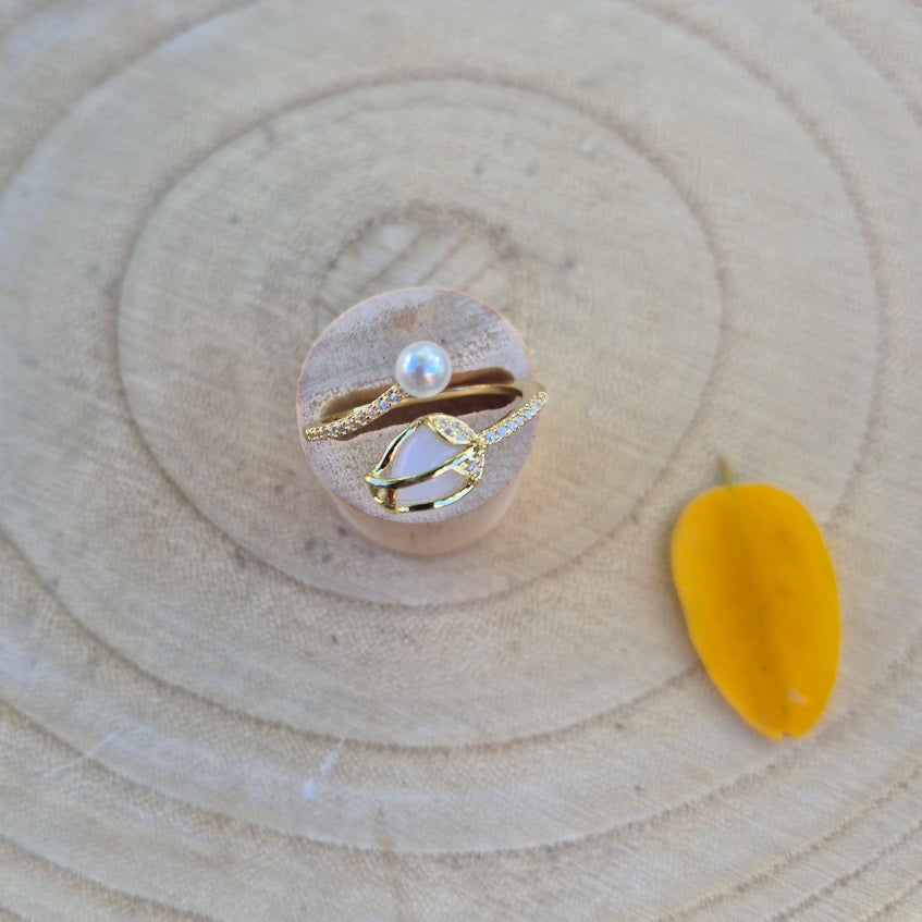 Bague réglable en cuivre avec pierre synthétique, bijou élégant aux vertus énergétiques du cuivre.