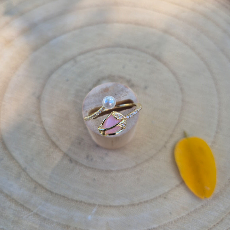 Bague réglable en cuivre avec pierre synthétique, bijou élégant aux vertus énergétiques du cuivre.