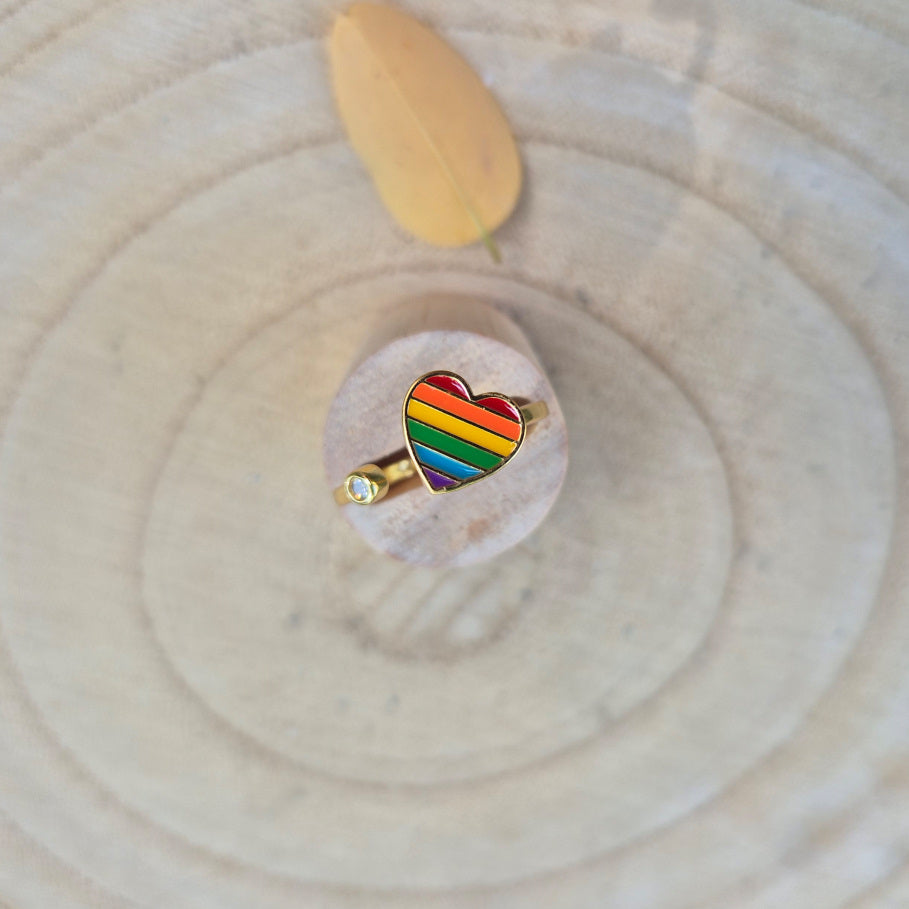 Bague réglable en argent 925 doré avec couleurs LGBT arc-en-ciel, bijou élégant et symbolique.