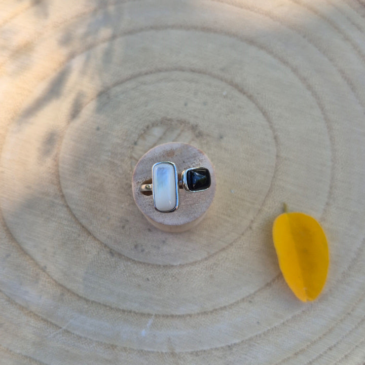 Bague réglable en argent 925 avec agate naturelle, bijou élégant et raffiné.
