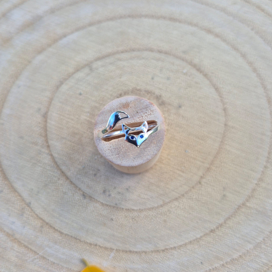 Bague réglable en argent 925 représentant un renard, bijou élégant et symbolique.