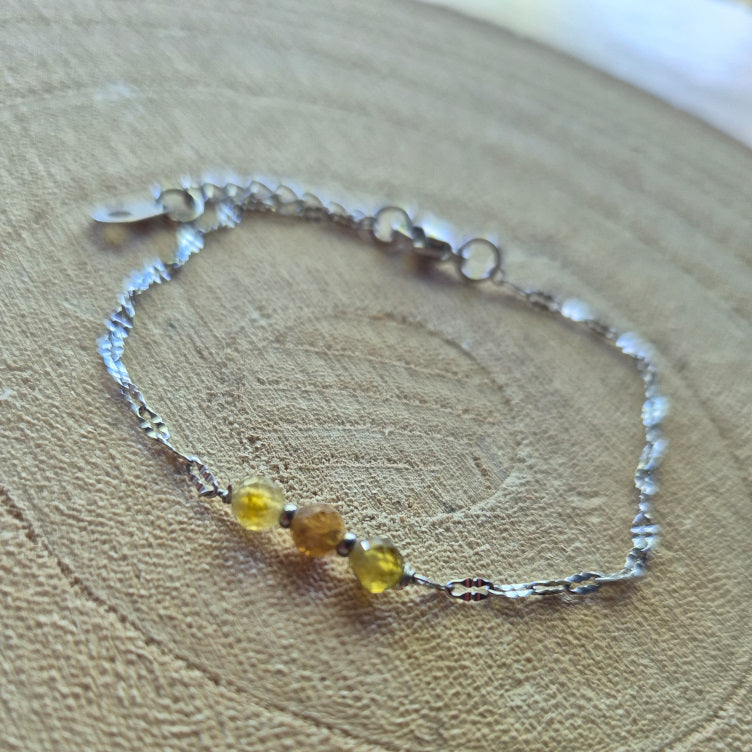 Bracelet en grenat vert – création Les Secrets de G&M en acier inoxydable, bijou naturel et inspirant