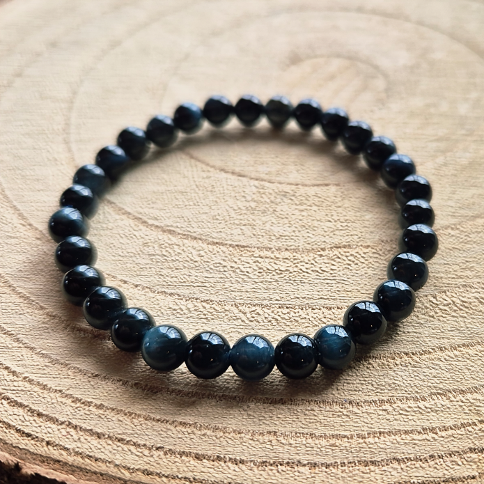 Bracelet en œil de faucon naturel perles 6 mm, bracelet utilisé en lithothérapie pour la clarté et le discernement.