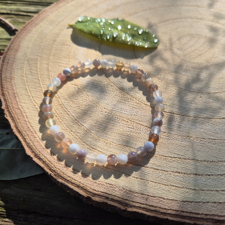 Bracelet en perles de 4 mm en agate du Botswana naturelle, pierre d’apaisement, de transition et d’équilibre émotionnel