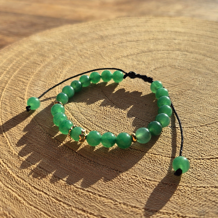 Bracelet réglable en aventurine verte naturelle 6 mm, monté sur cordon macramé, création artisanale Les Secrets de G&M