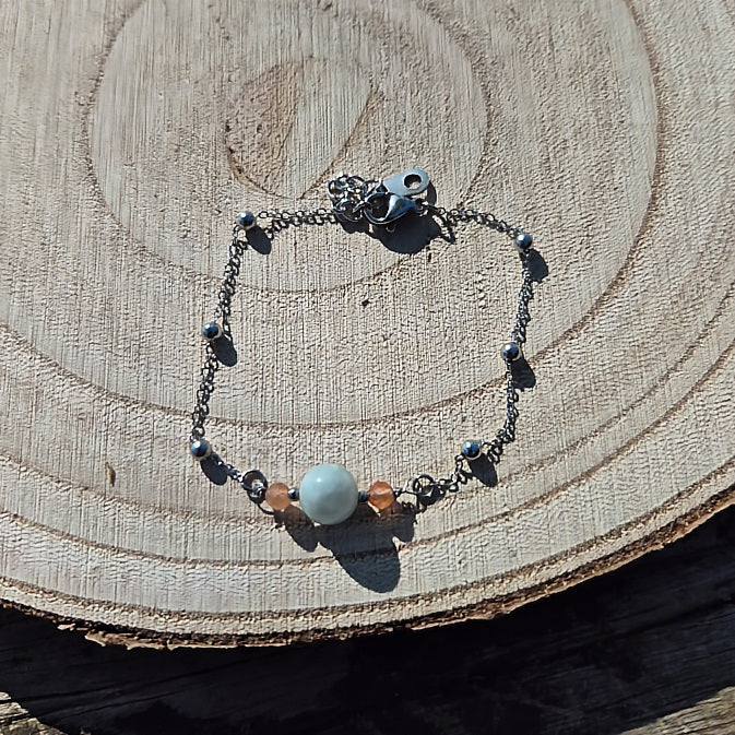 Bracelet Création en Jade de Birmani et Pierre de Soleil