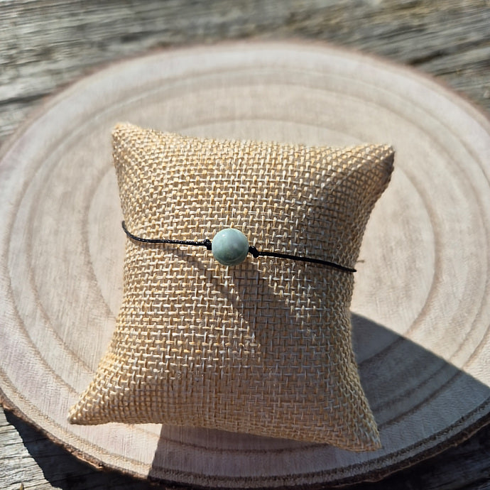 Bracelet en Jade sur fil et fermeture marcramé