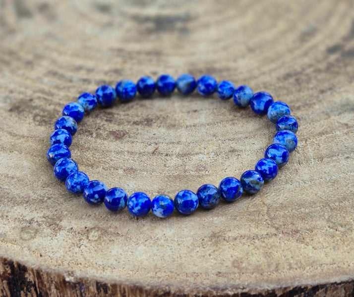 bracelet en lapis lazuli pierre reliée au chakra gorge