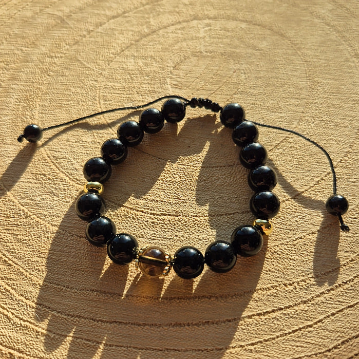 Bracelet réglable en obsidienne noire naturelle 8 mm, monté sur cordon macramé, création artisanale Les Secrets de G&M