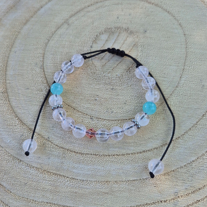 Bracelet en Quartz Rose et Amazonite, fermeture macramé réglable, pierre de douceur, d’amour et de communication apaisée, adaptable du poignet enfant à adulte.