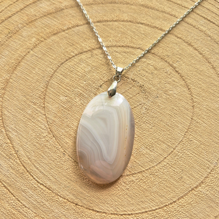 Collier en agate naturelle ovale – pendentif en pierre naturelle sur chaîne acier inoxydable, bijou simple et élégant