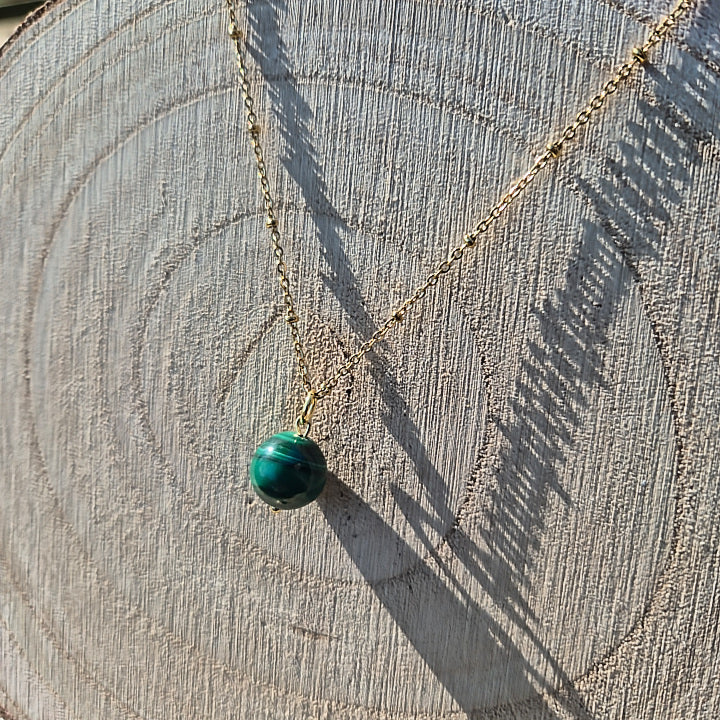 Collier Perle de Malachite 12mm chaine en acier inoxydable couleur Or