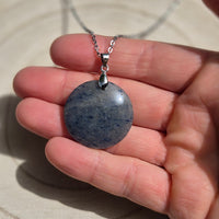 Collier Rond en Quartz Bleu de Madagascar