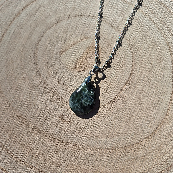 Collier Goutte Graphique en Séraphinite