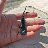 Collier Rectangulaire en Séraphinite sur Cordon