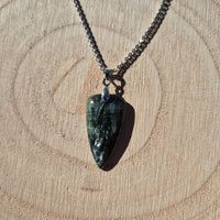 Collier Triangle Inversé en Séraphinite