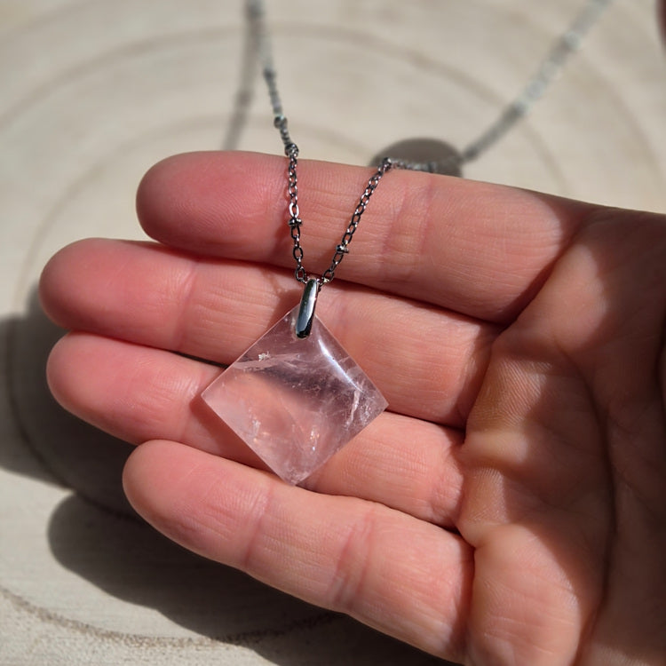 Collier Carré en Quartz Rose