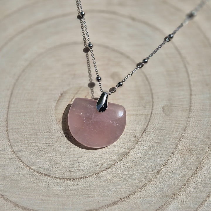 Collier Demi-Cerle en Quartz Rose