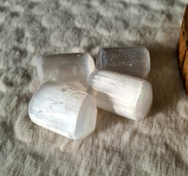 boutique de mineraux cylindre de sélénite