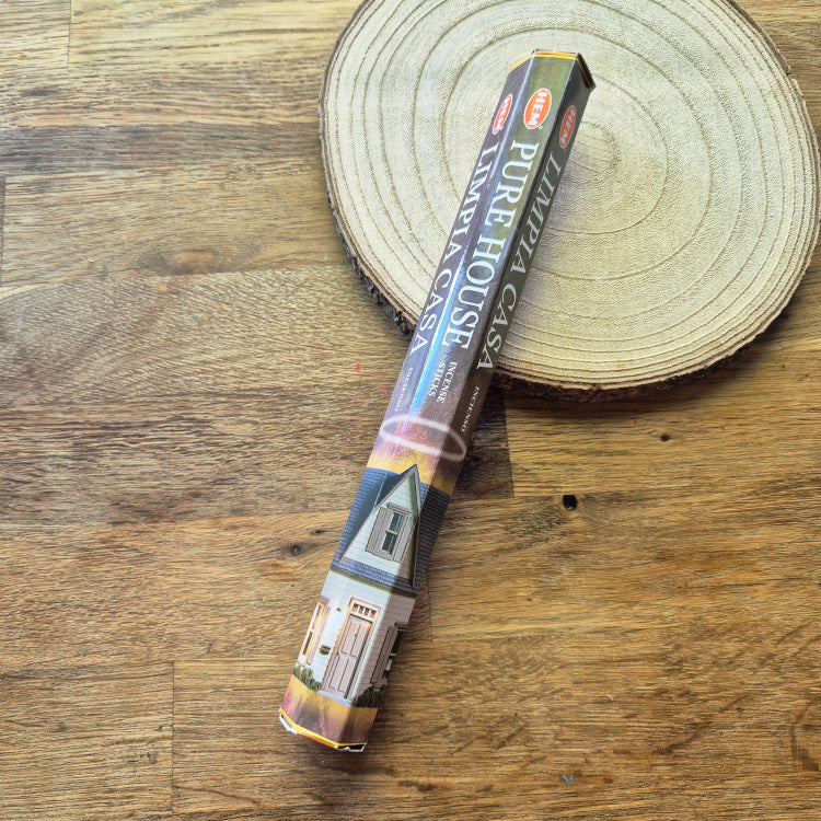 Boîte d’encens HEM Maison Pure, symbole de purification et de renouveau. Idéale pour assainir l’énergie du foyer, éliminer les vibrations stagnantes et instaurer une atmosphère paisible.