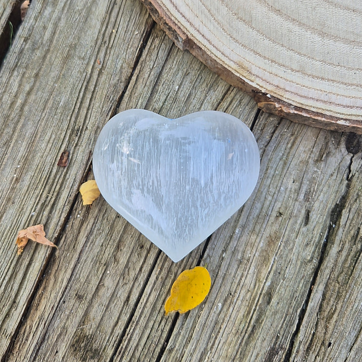 Galet Coeur en Sélénite