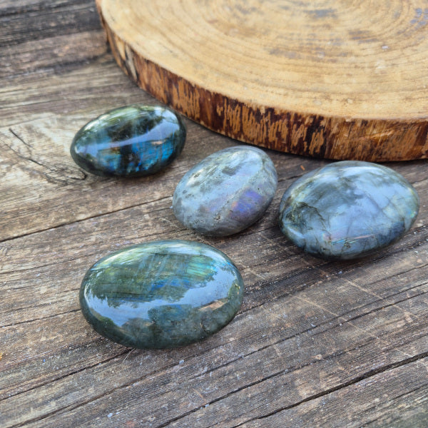 Galet de Labradorite de Madagascar Qualité AA
