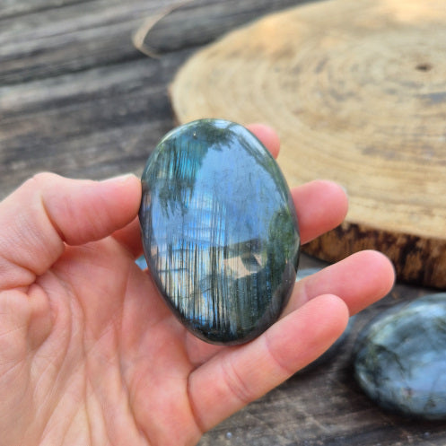 Galet de Labradorite de Madagascar Qualité AA