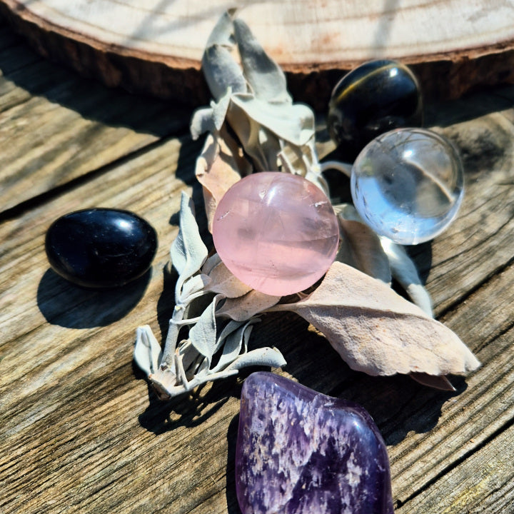 kit lithothérapie débutant avec pierres naturelles quartz rose améthyste œil de tigre tourmaline noire cristal de roche