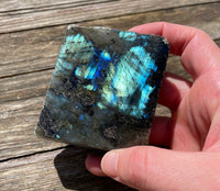 labradorite une face polie