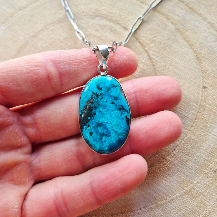 Collier en chrysocolle serti d’argent – pendentif 3 cm sur chaîne acier inoxydable, pièce d’exception bleu-vert