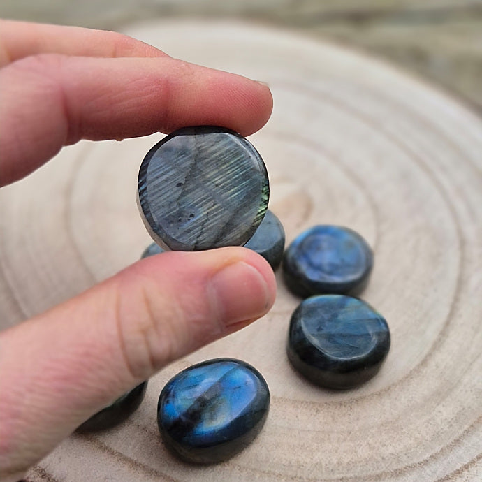 Petit Galet en Labradorite Bleue de Madagascar