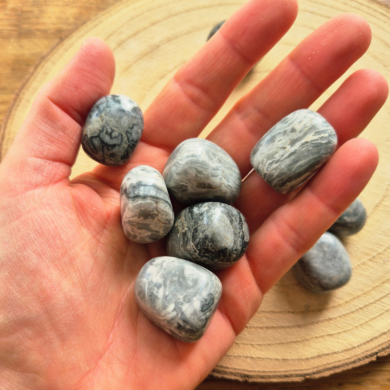 Pierre roulée en jaspe cartographié – pierre d’ancrage, de sagesse et de stabilité intérieure