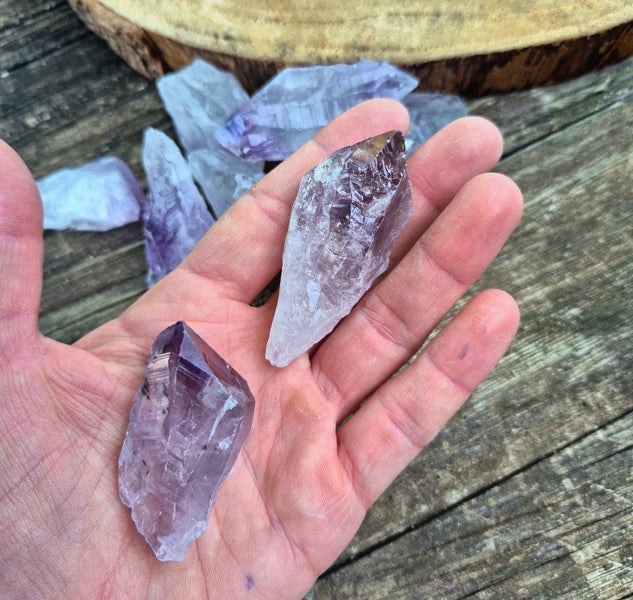 pointe d'améthyste brute