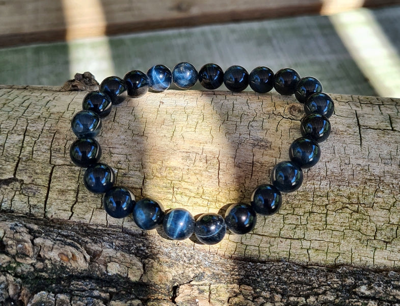 Bracelet en œil de faucon naturel perles 6 mm, bracelet utilisé en lithothérapie pour la clarté et le discernement.