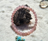 bracelet création en quartz rose  de madagascar